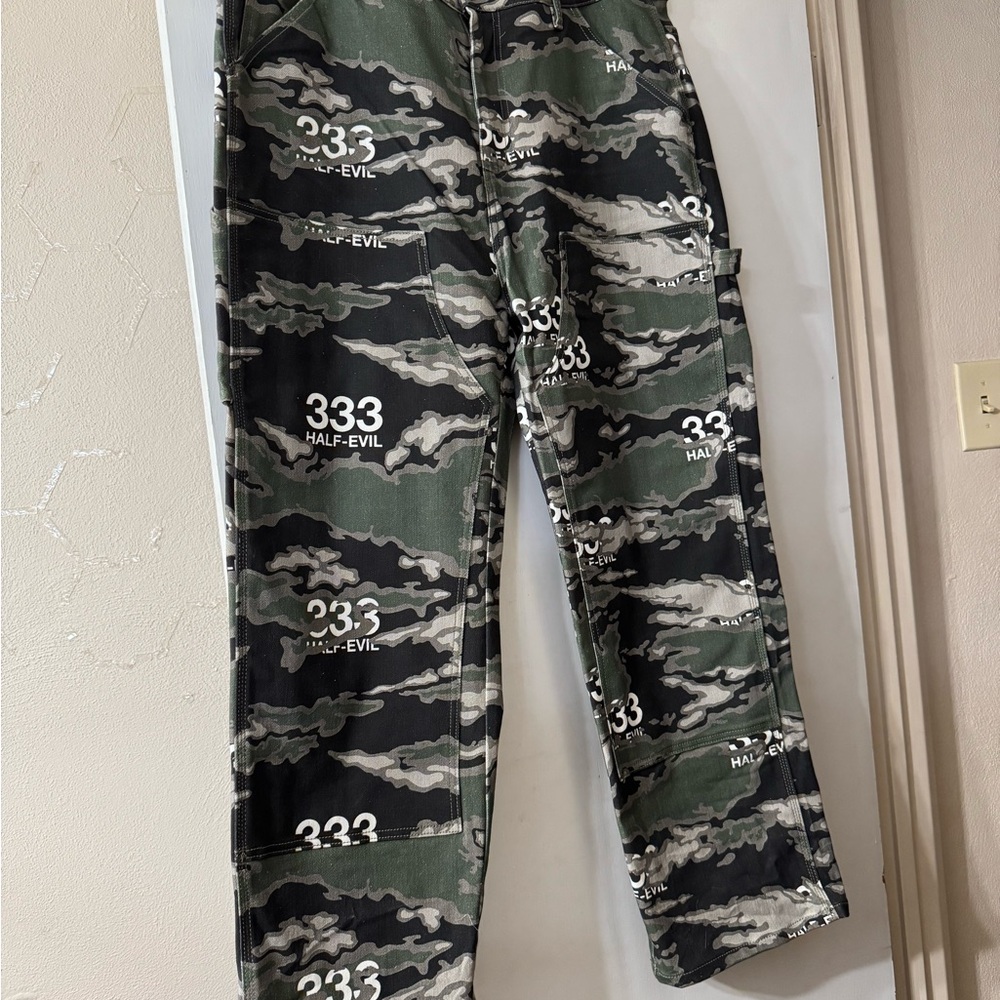 Half Evil camo logo jeans